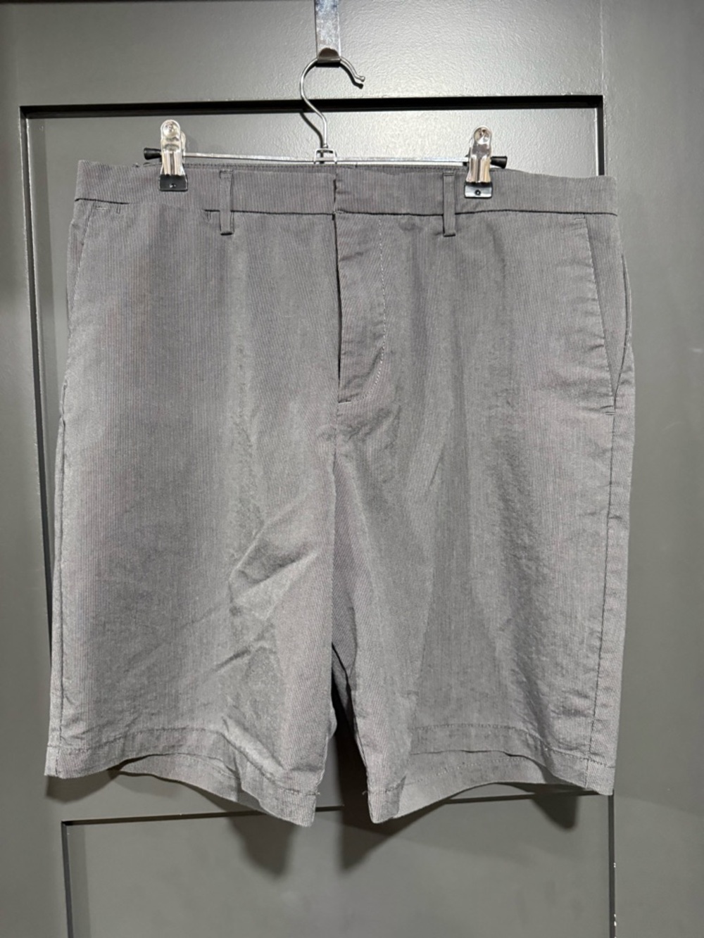 Calvin Klein Men's Light Gray Flat-Front Dress Shorts